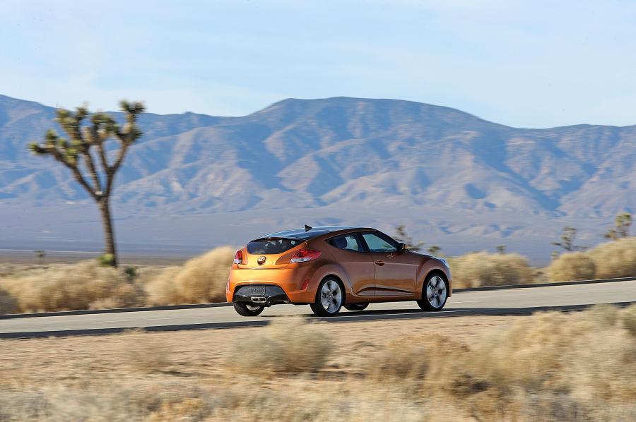  Hyundai Veloster 2011 года  (фото 4 из 184)